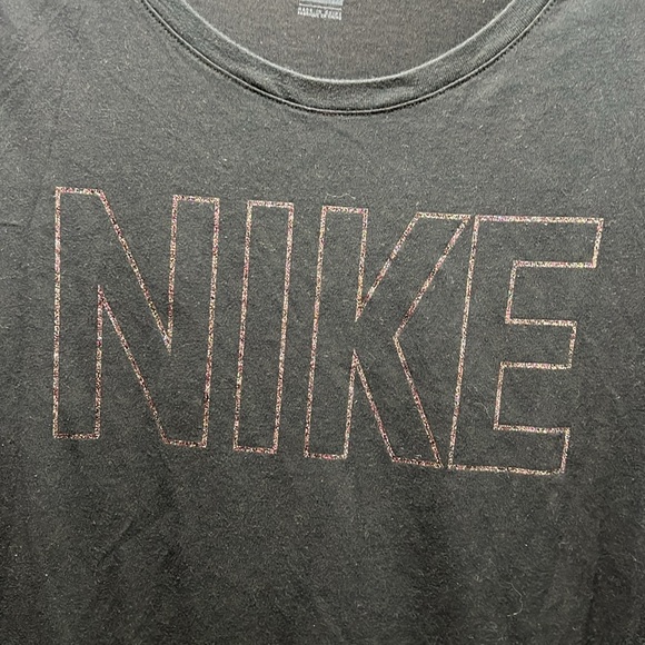 Nike tee - Picture 2 of 5